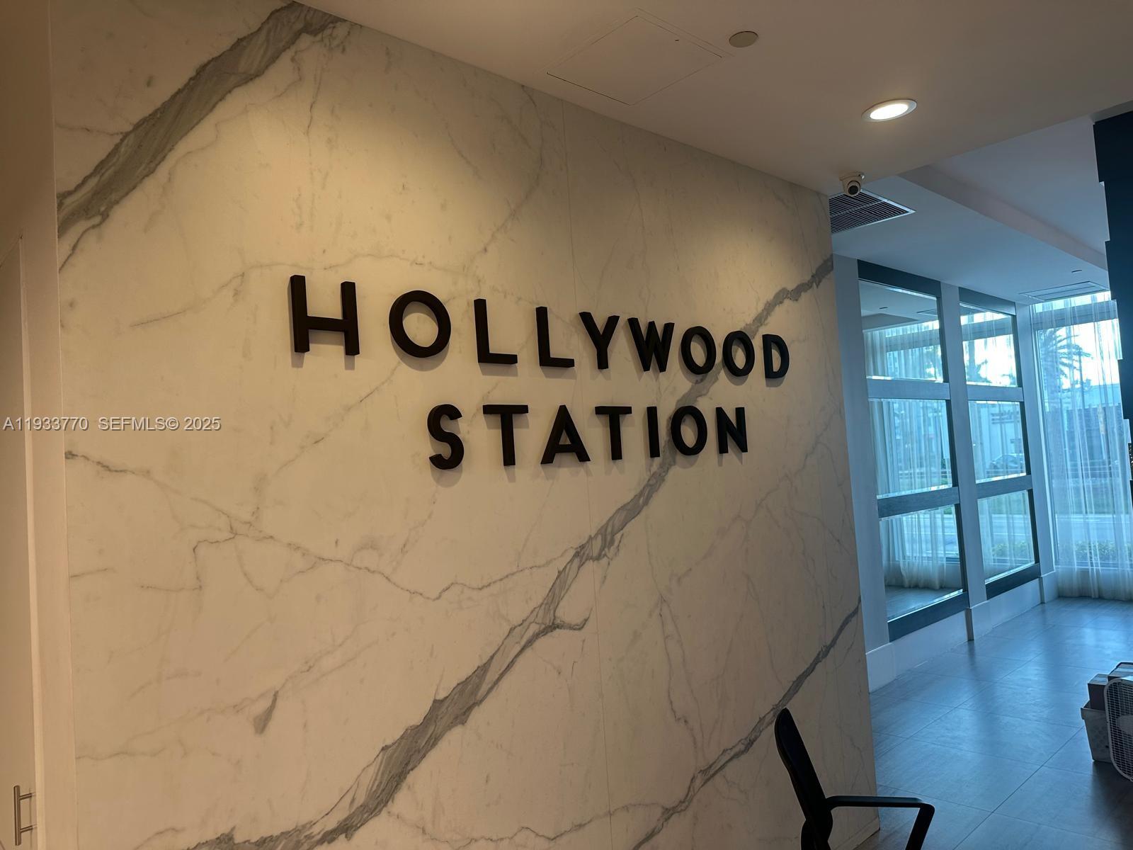 HOLLYWOOD STATION RES CON - Residential