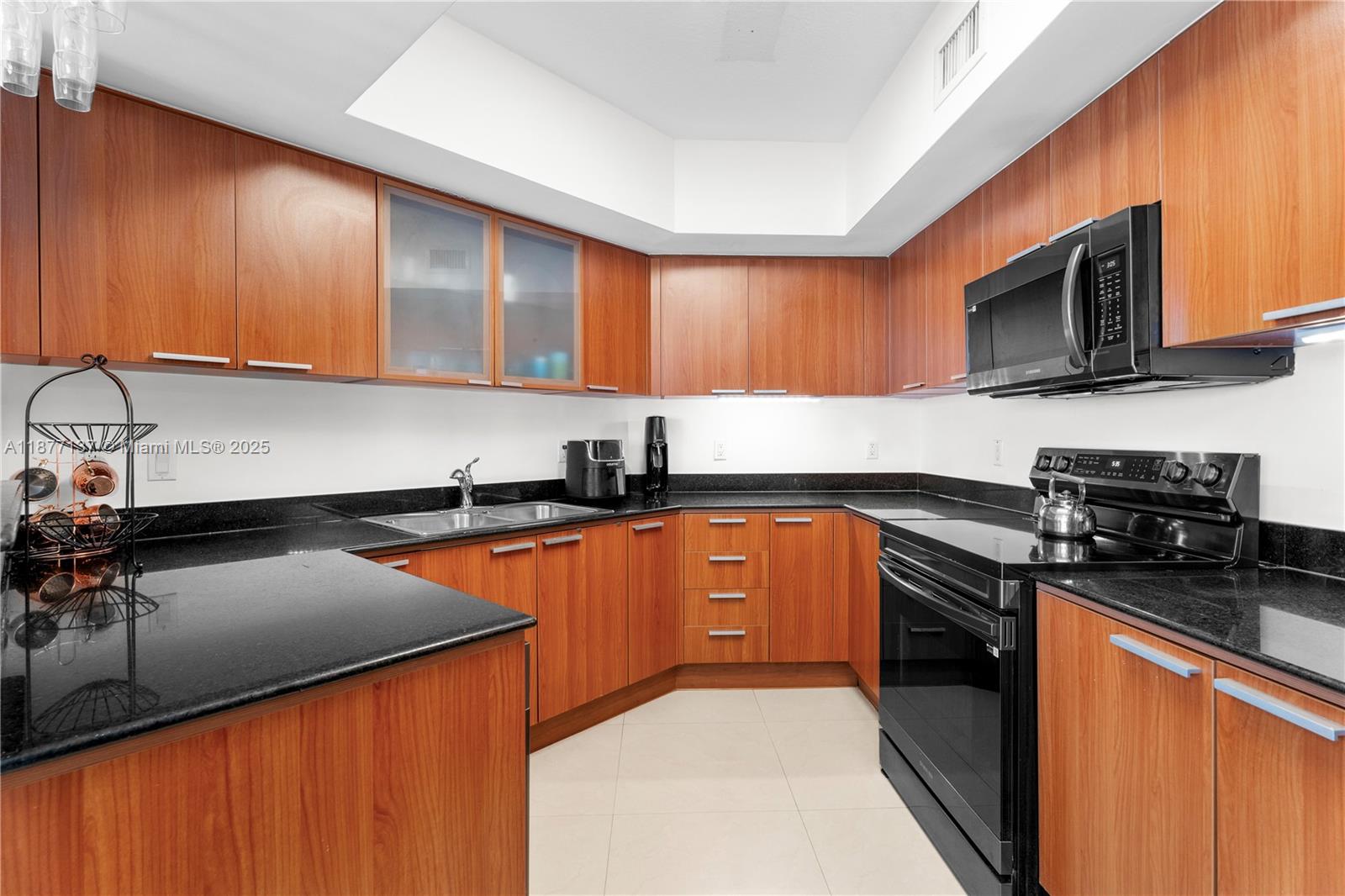 16699 Collins Ave 3701