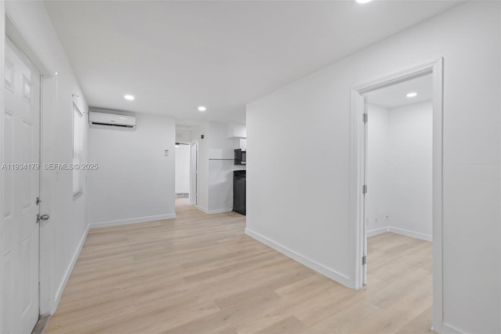 HOLLYWOOD - Residential Income