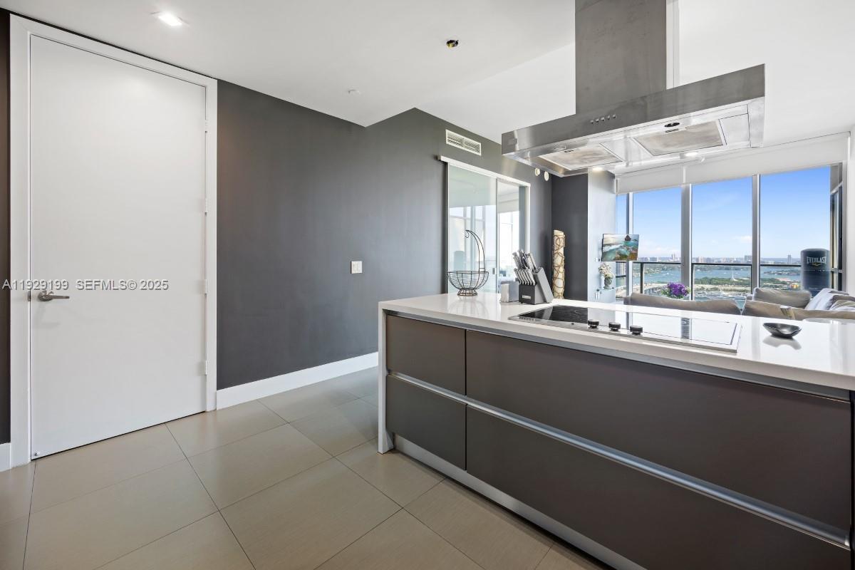 MARQUIS CONDO - Residential