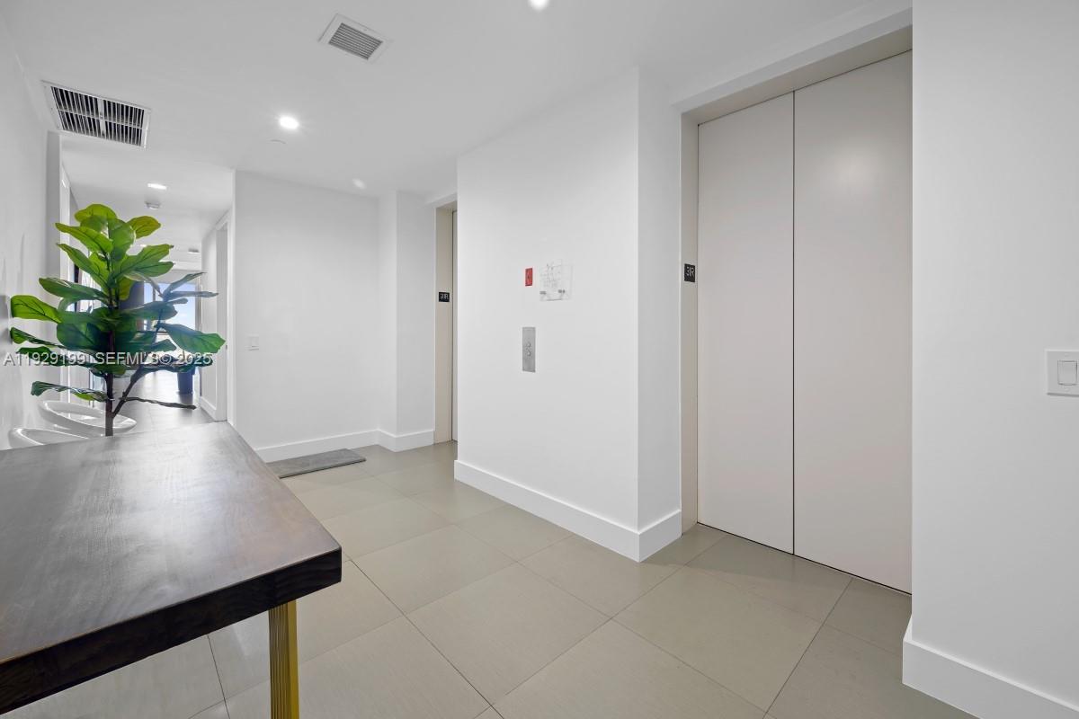 MARQUIS CONDO - Residential