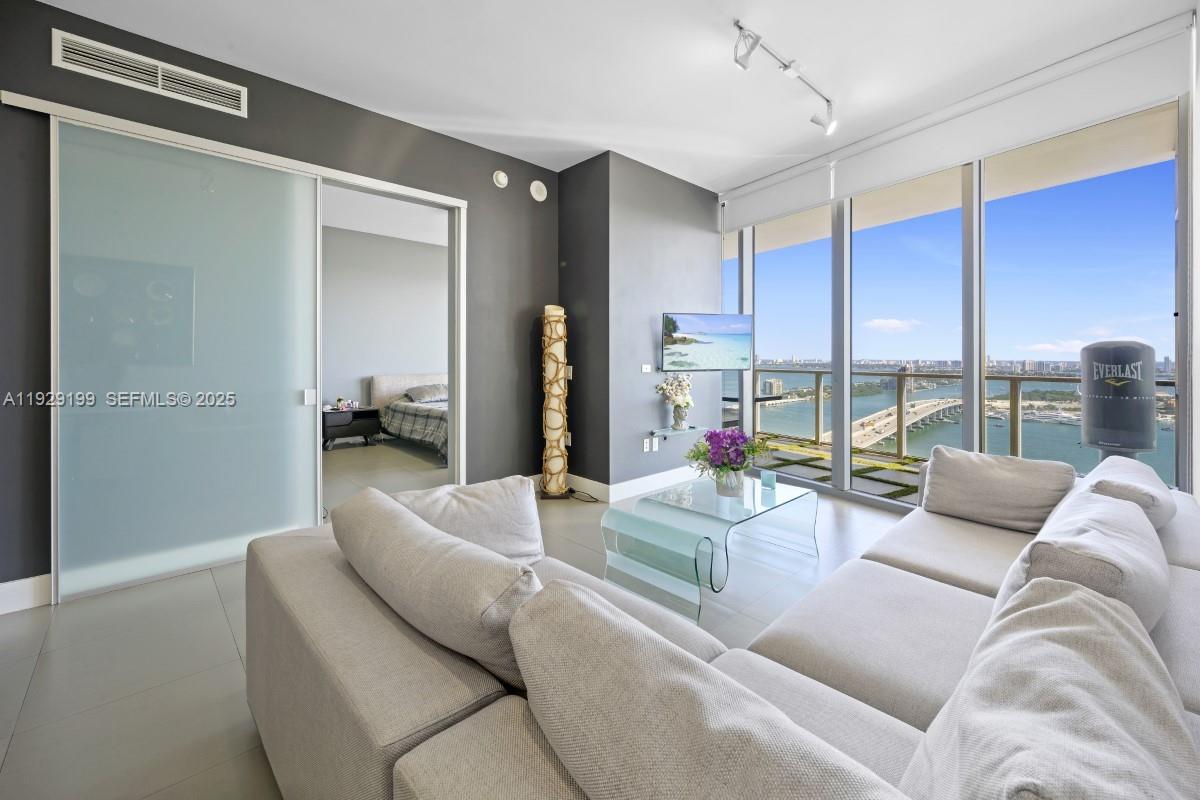 MARQUIS CONDO - Residential