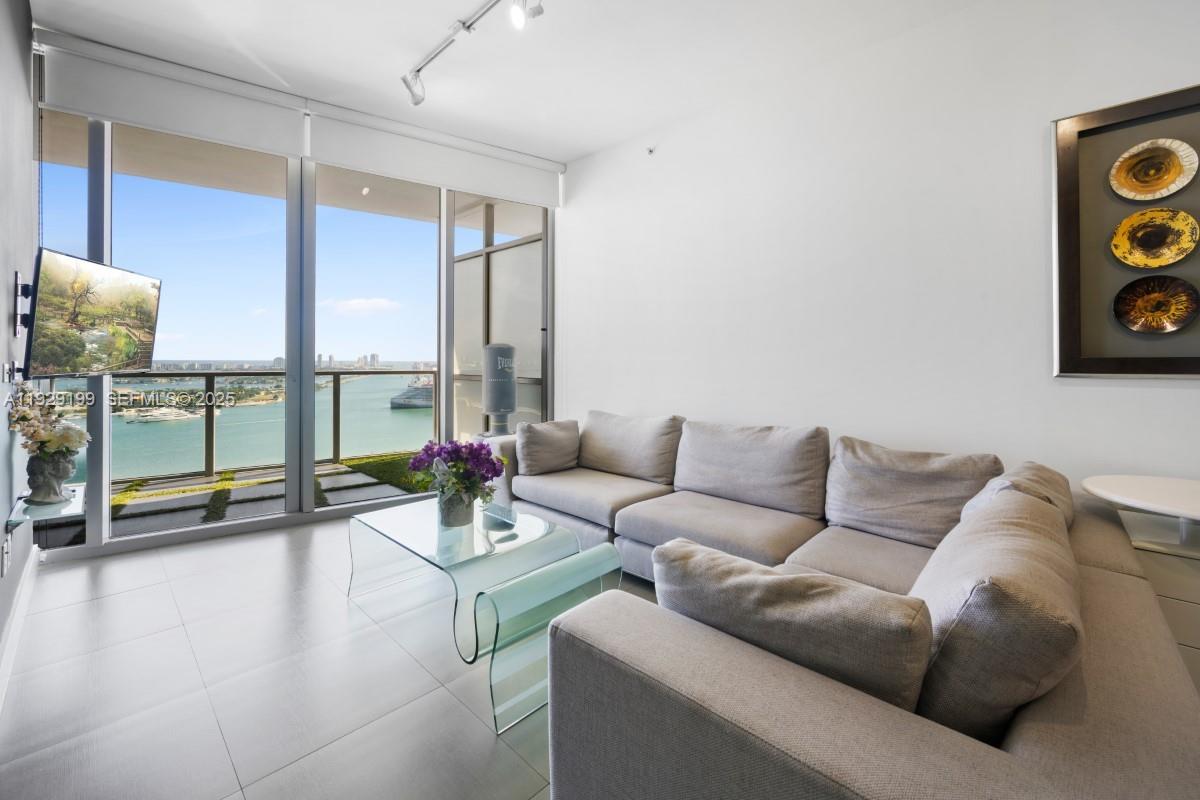 MARQUIS CONDO - Residential