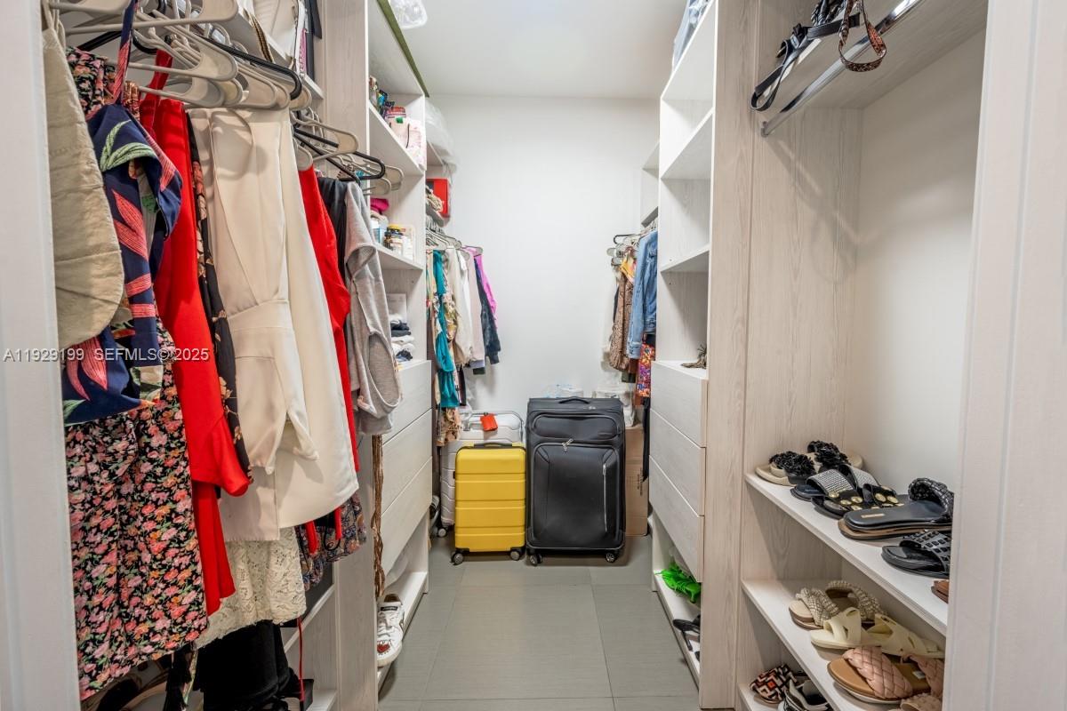 MARQUIS CONDO - Residential