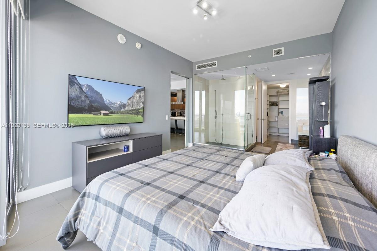 MARQUIS CONDO - Residential