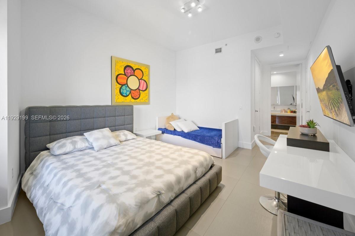 MARQUIS CONDO - Residential