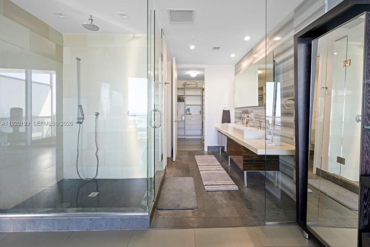 MARQUIS CONDO - Residential