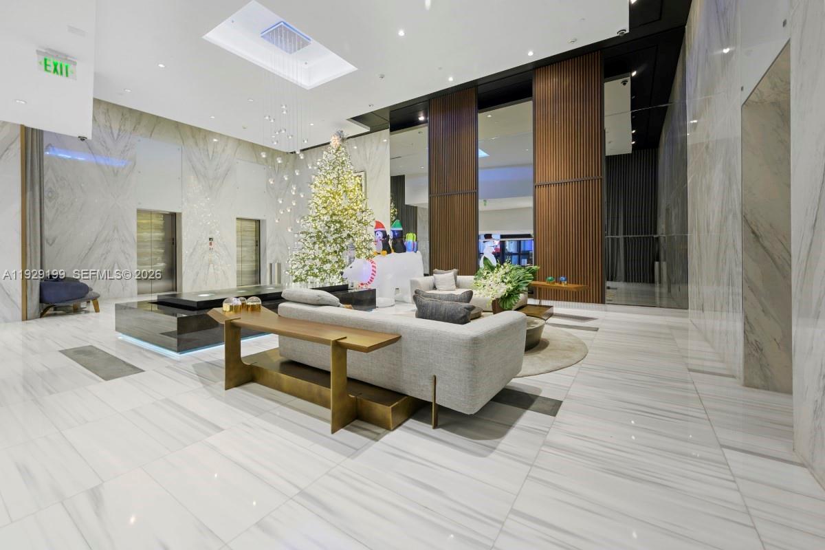 MARQUIS CONDO - Residential