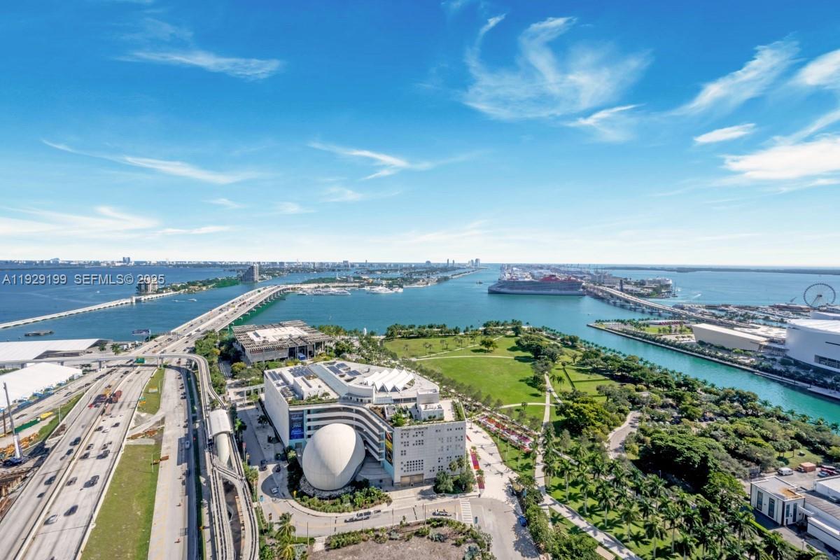 MARQUIS CONDO - Residential