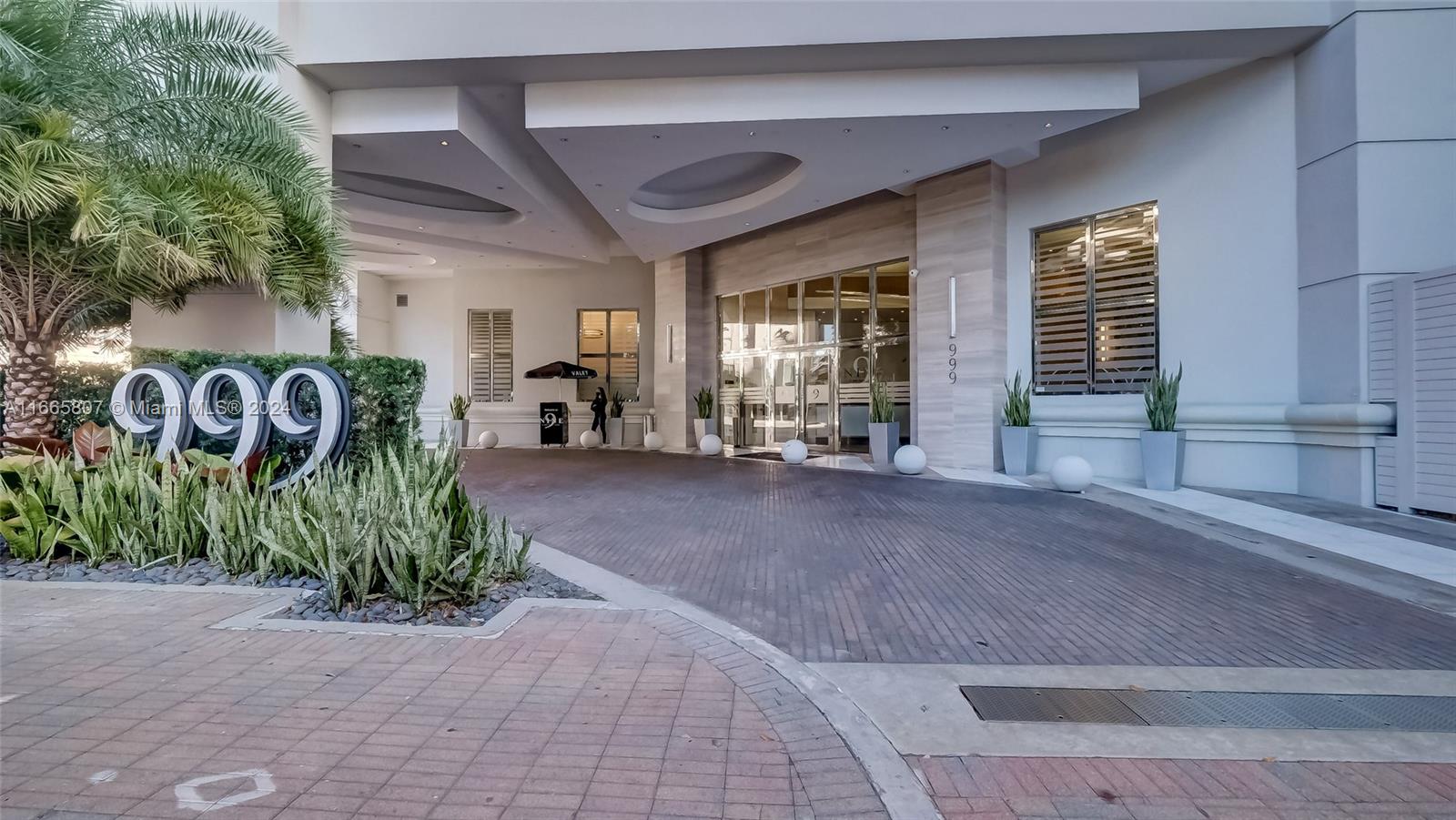 NINE AT MARY BRICKELL VIL - Residential