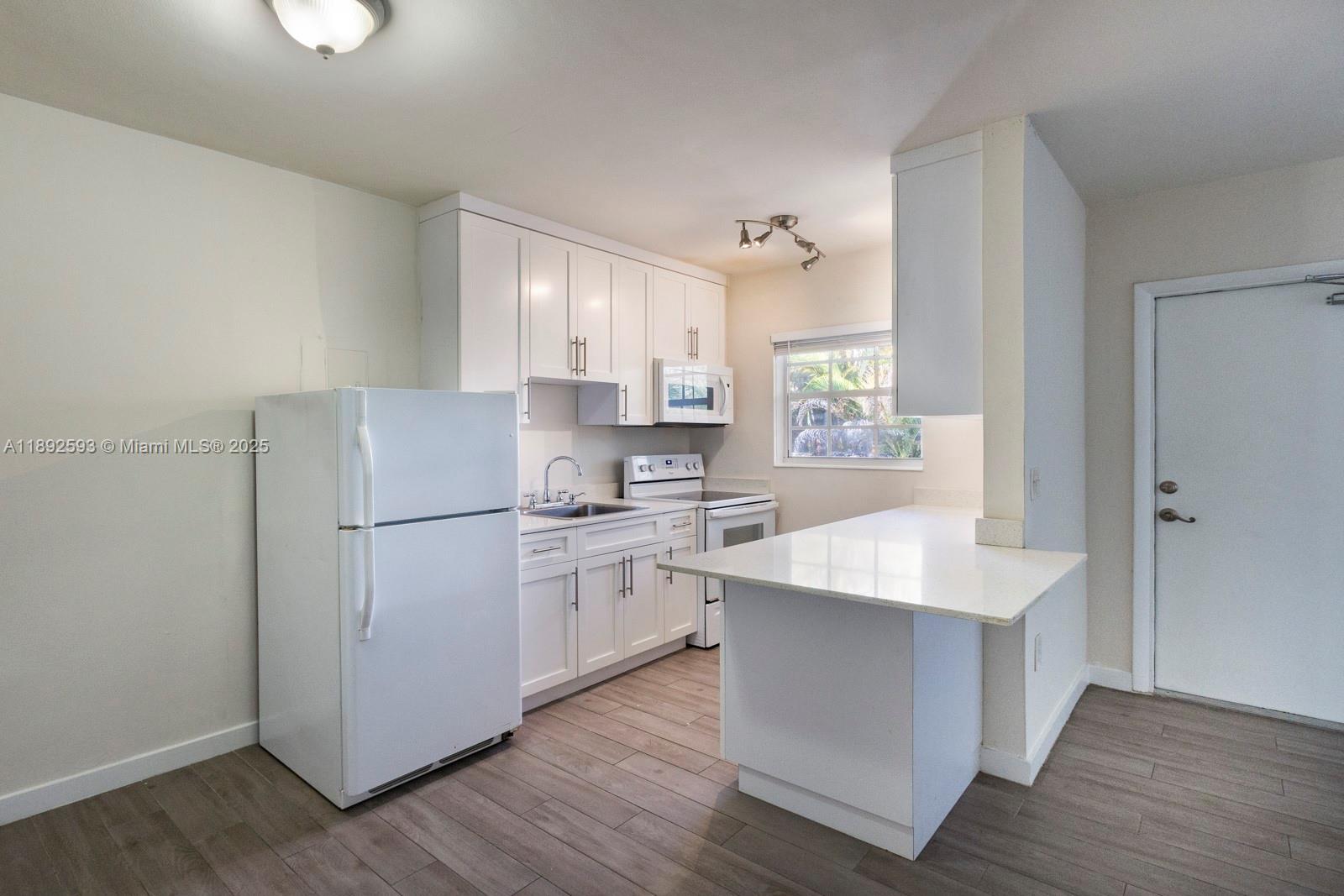 6511 Santona St C18
