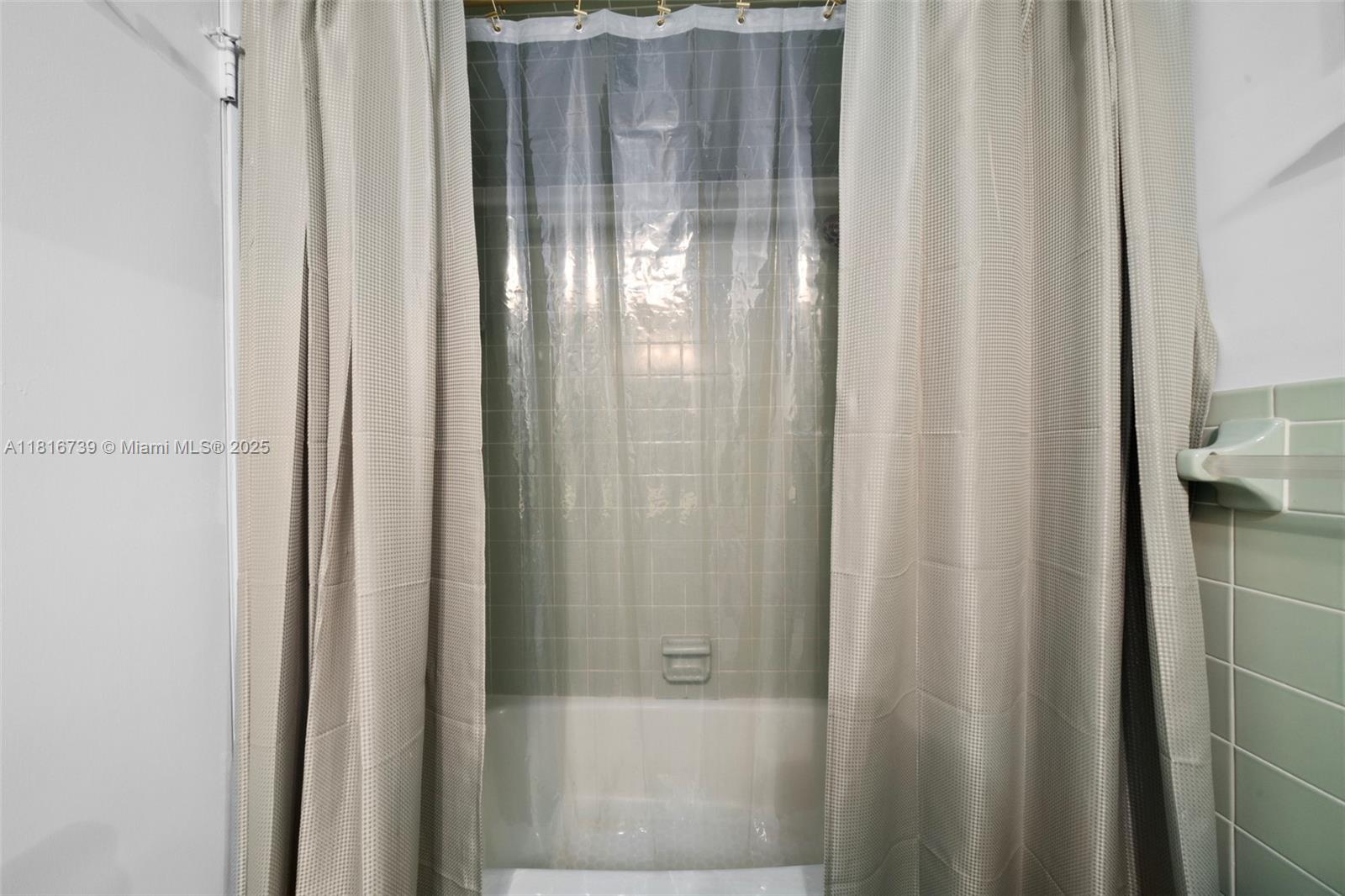 AVON PARK LAKES - Residential