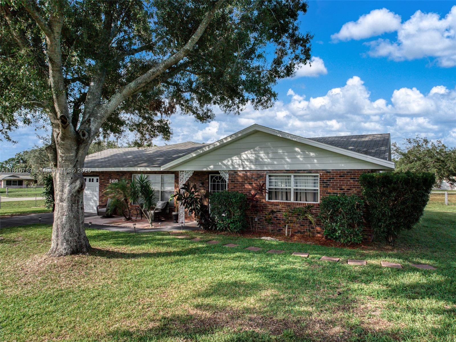 AVON PARK LAKES - Residential