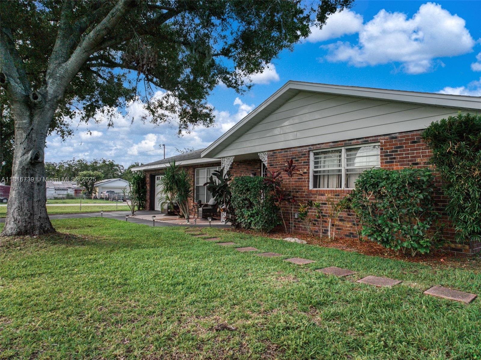 AVON PARK LAKES - Residential