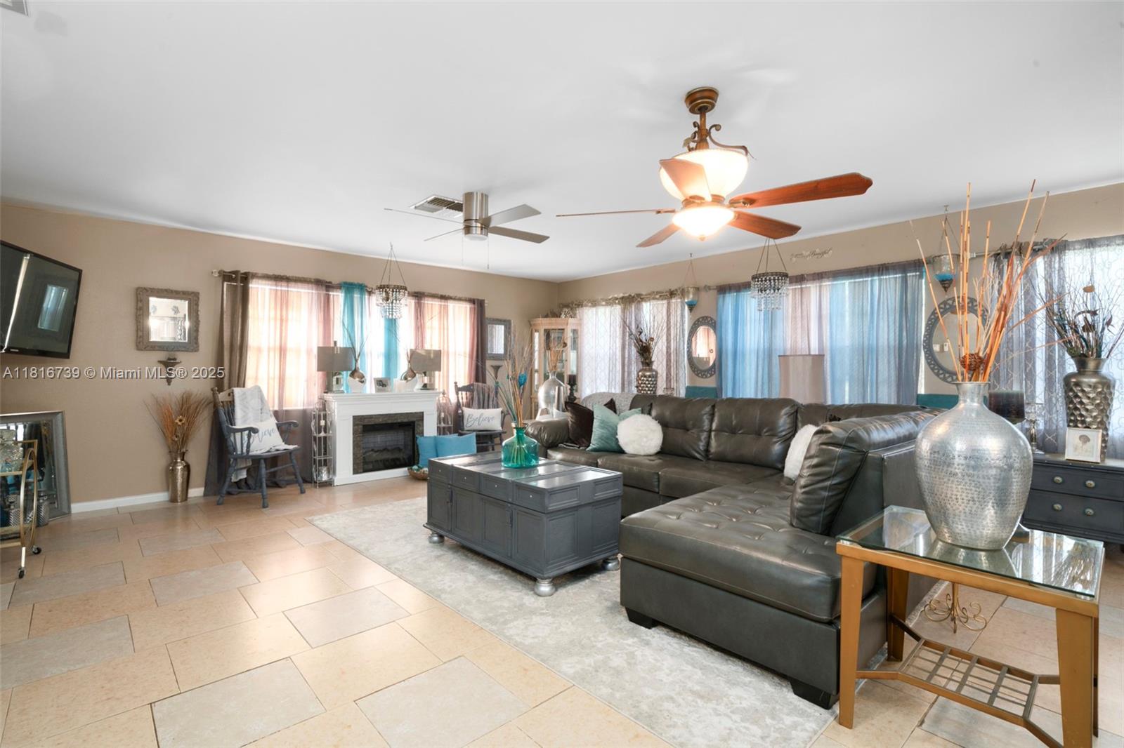 AVON PARK LAKES - Residential