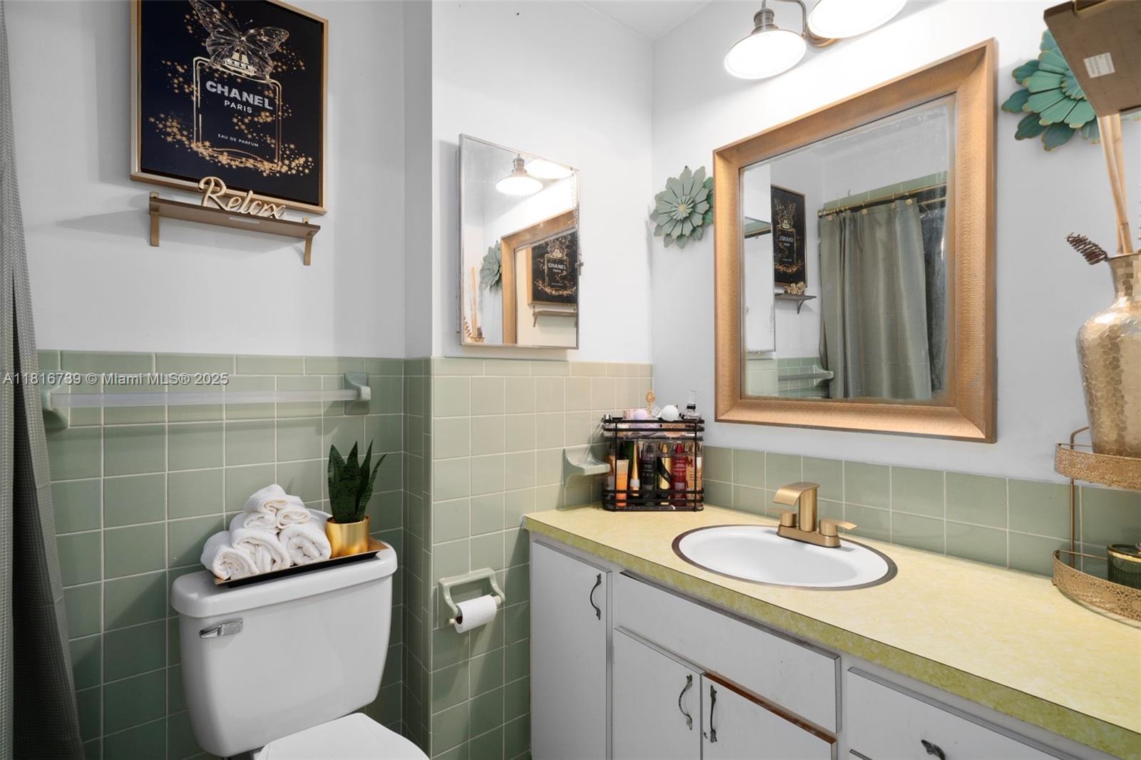 AVON PARK LAKES - Residential