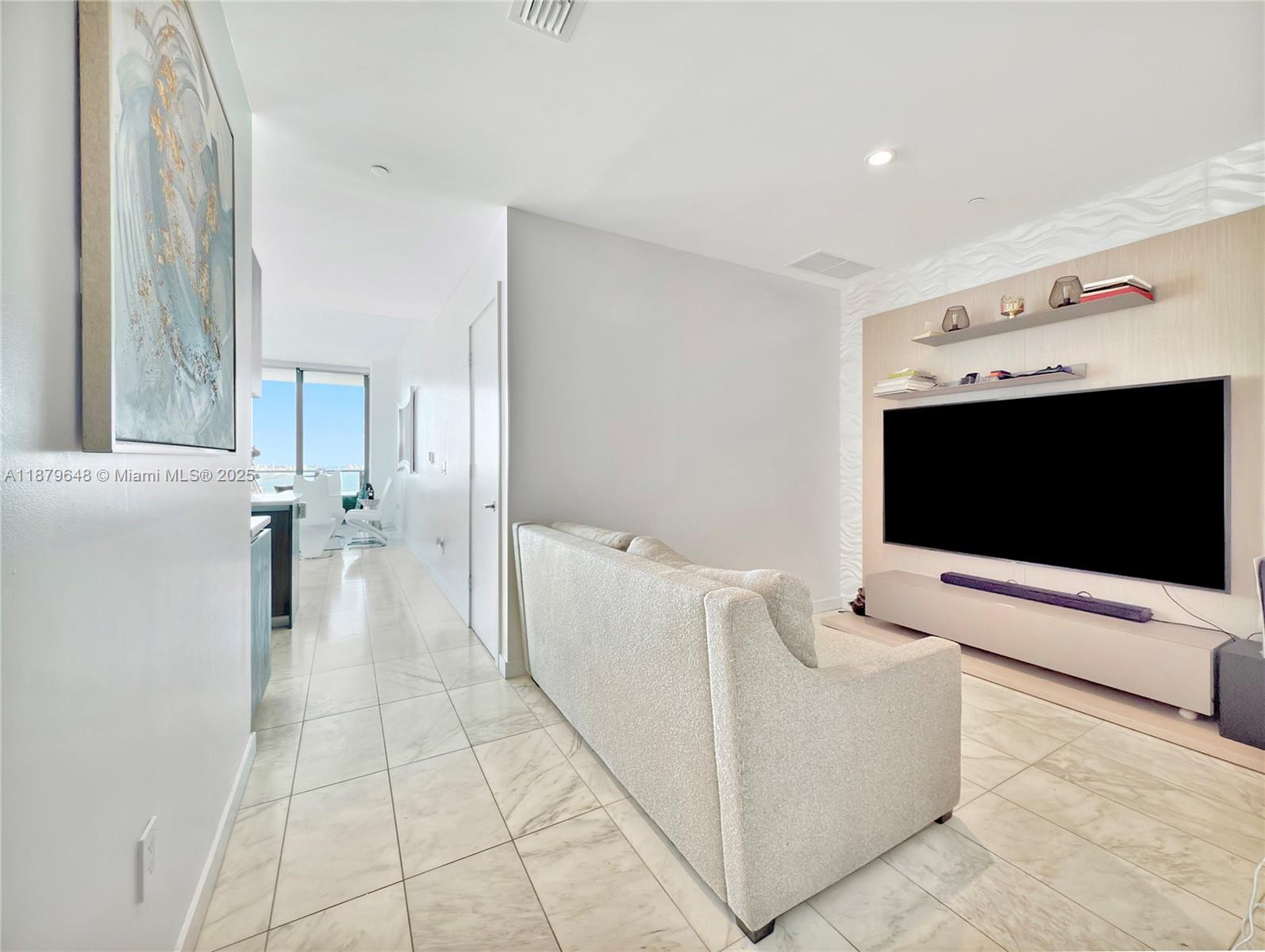 GRAN PARAISO CONDO - Residential Lease