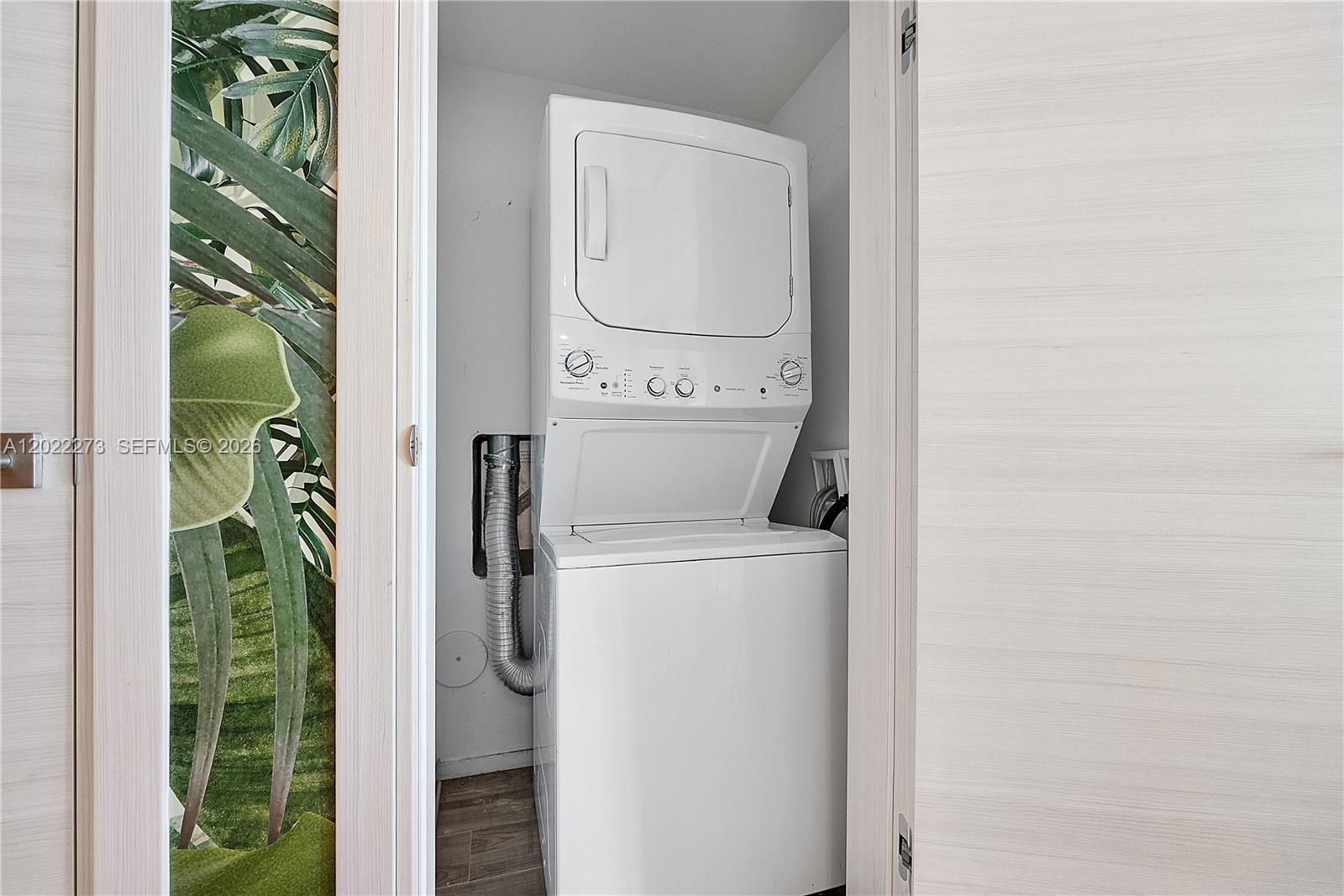801 SMA RESIDENCES CONDO - Residential
