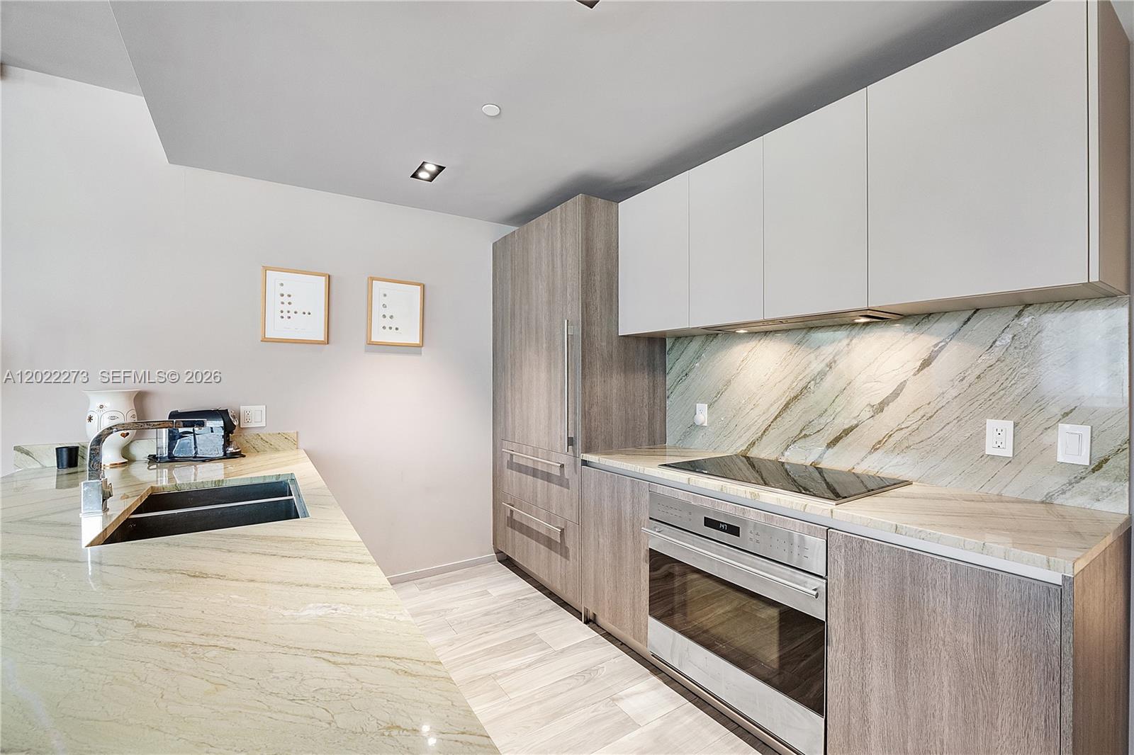 801 SMA RESIDENCES CONDO - Residential