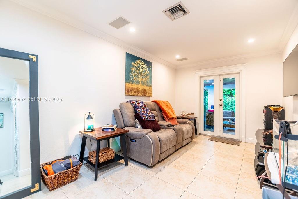 MIAMI LAKES SEC ONE - Residential