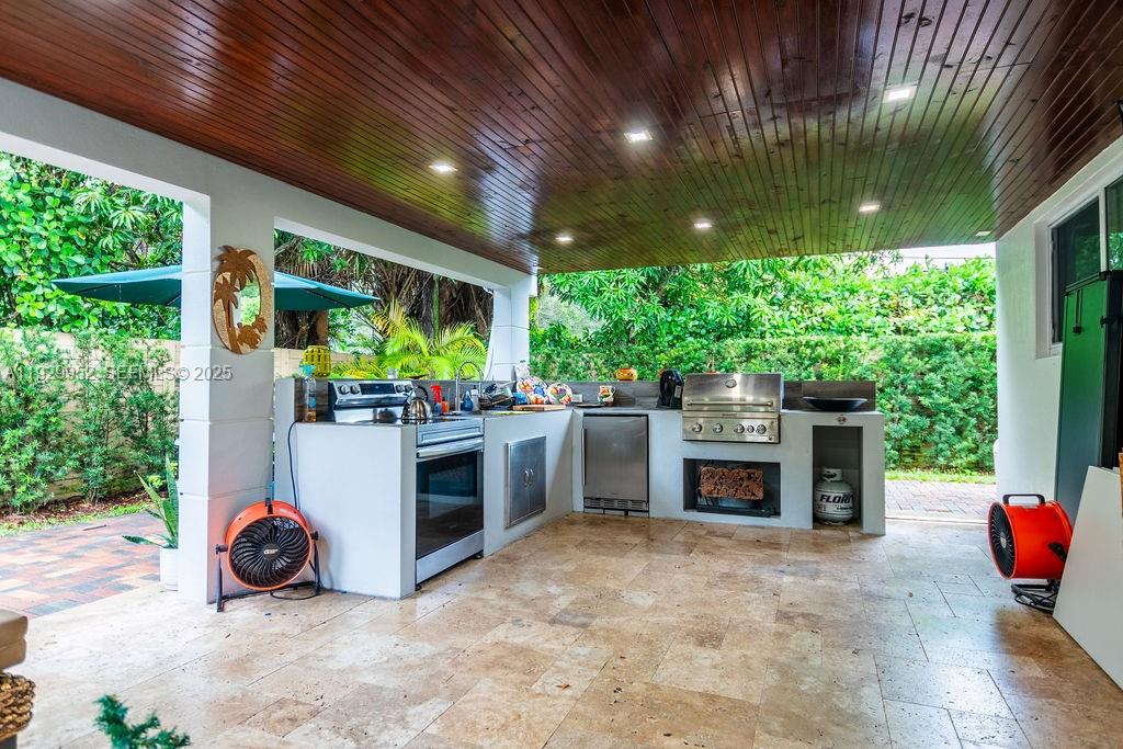 MIAMI LAKES SEC ONE - Residential