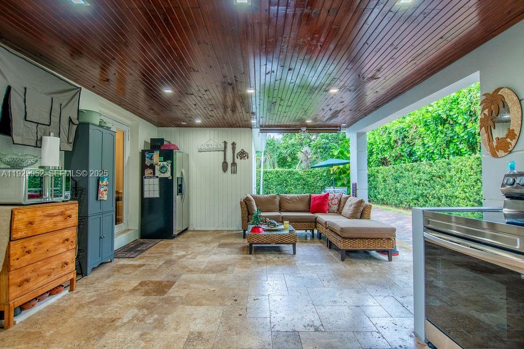 MIAMI LAKES SEC ONE - Residential