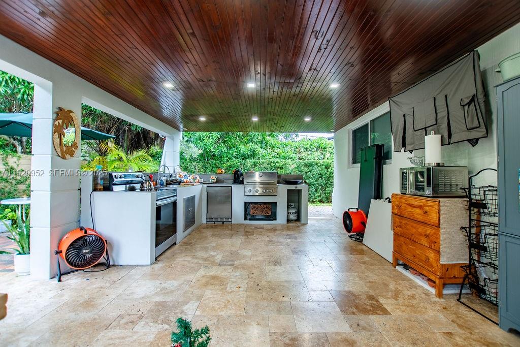 MIAMI LAKES SEC ONE - Residential