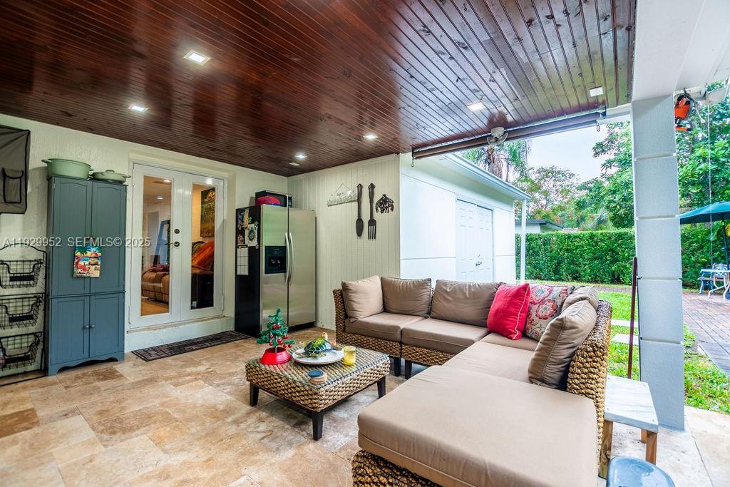 MIAMI LAKES SEC ONE - Residential