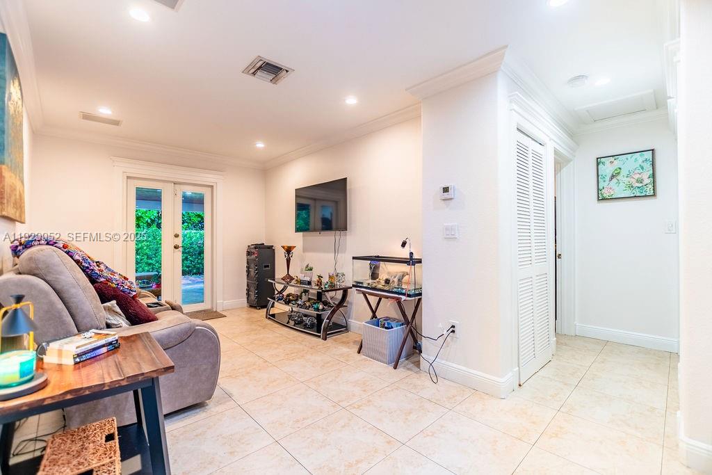 MIAMI LAKES SEC ONE - Residential