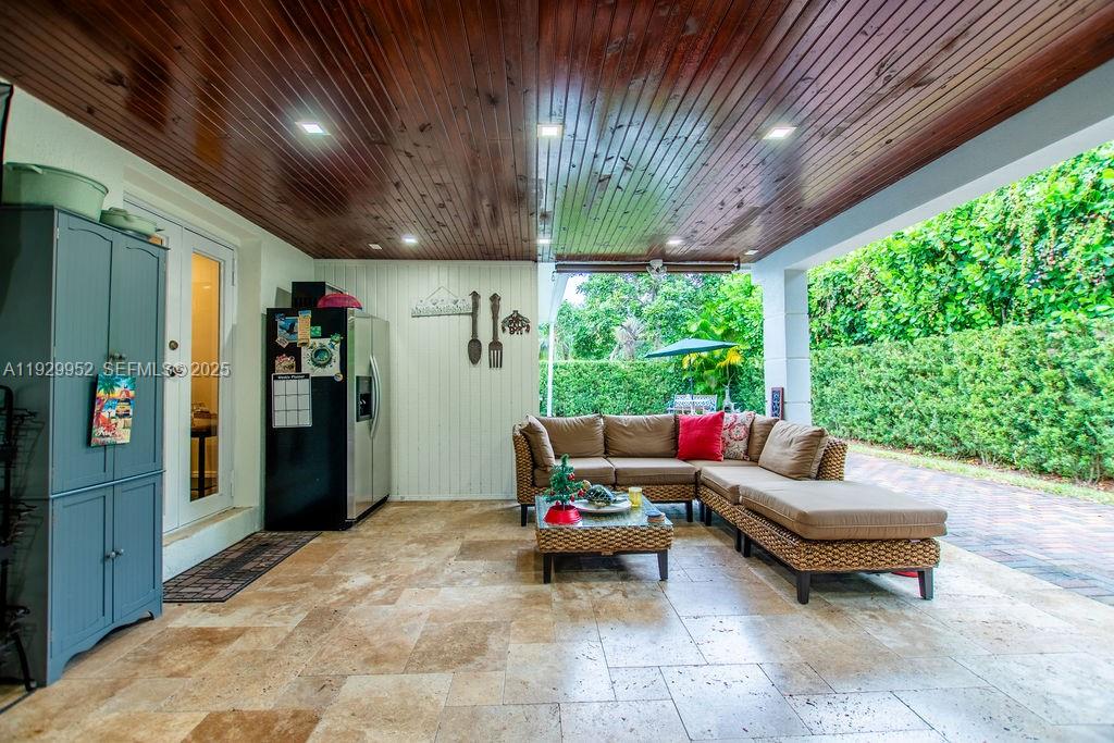 MIAMI LAKES SEC ONE - Residential