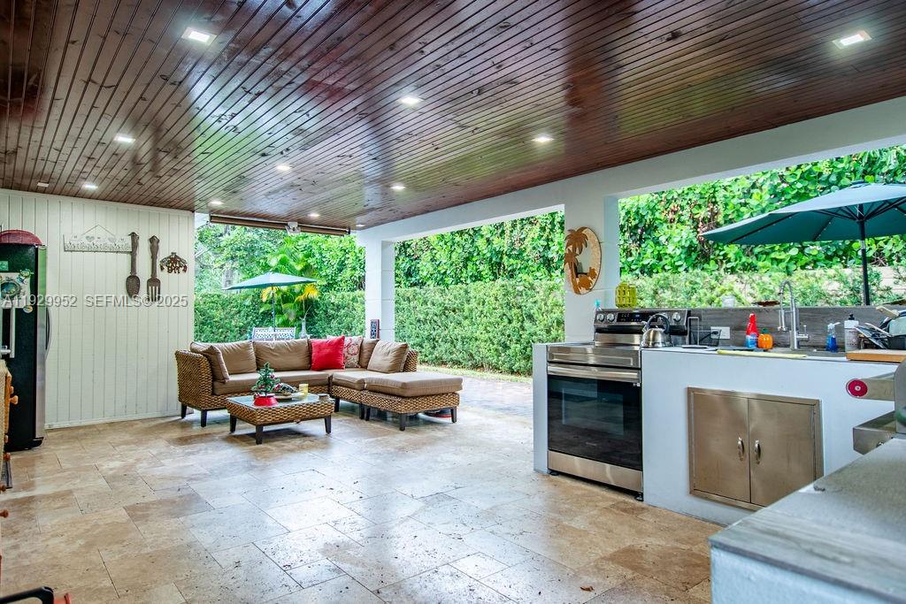 MIAMI LAKES SEC ONE - Residential