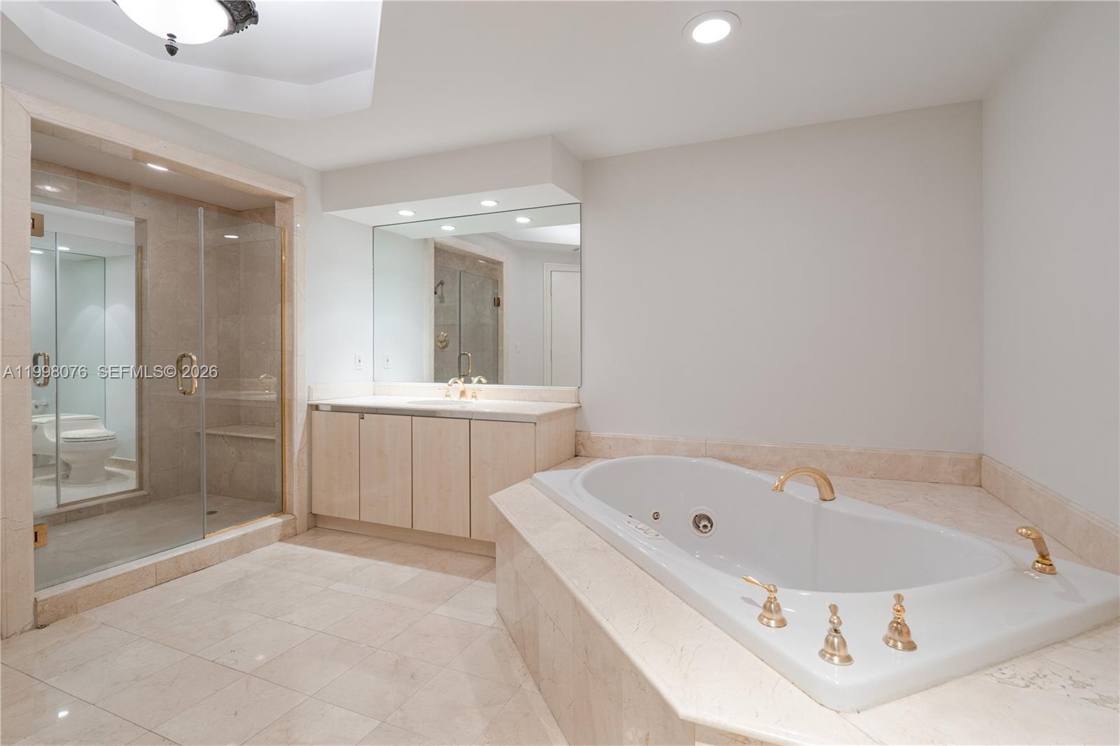 GRAND BAY RESIDENCES COND - Residential Lease