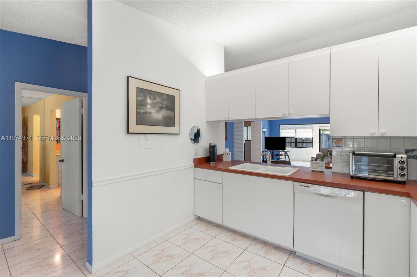 THE LAKES - Residential