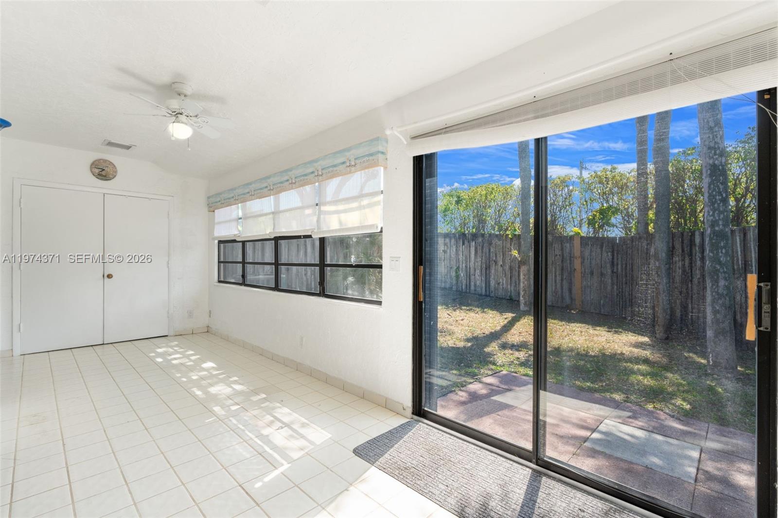 THE LAKES - Residential