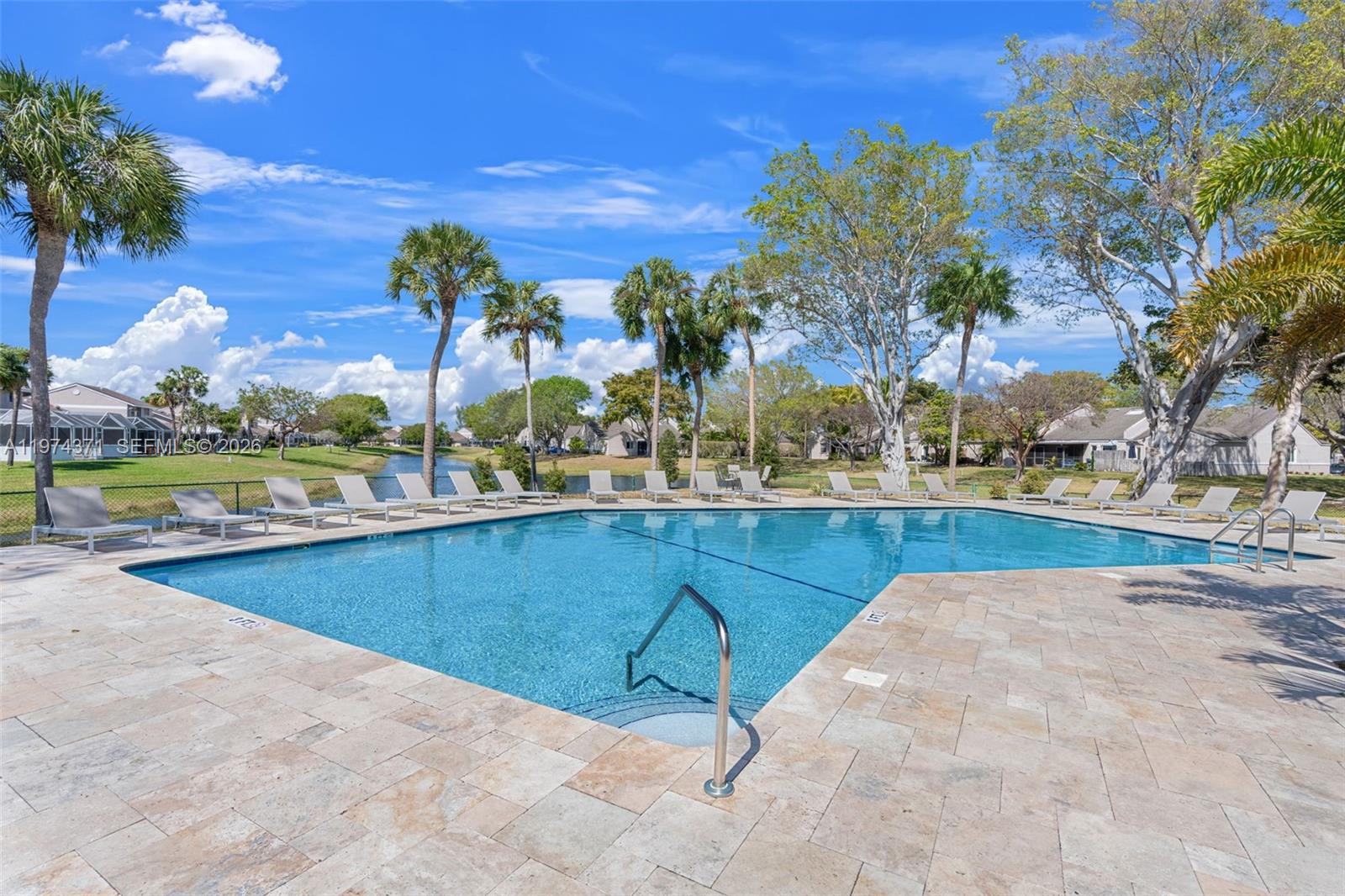 THE LAKES - Residential