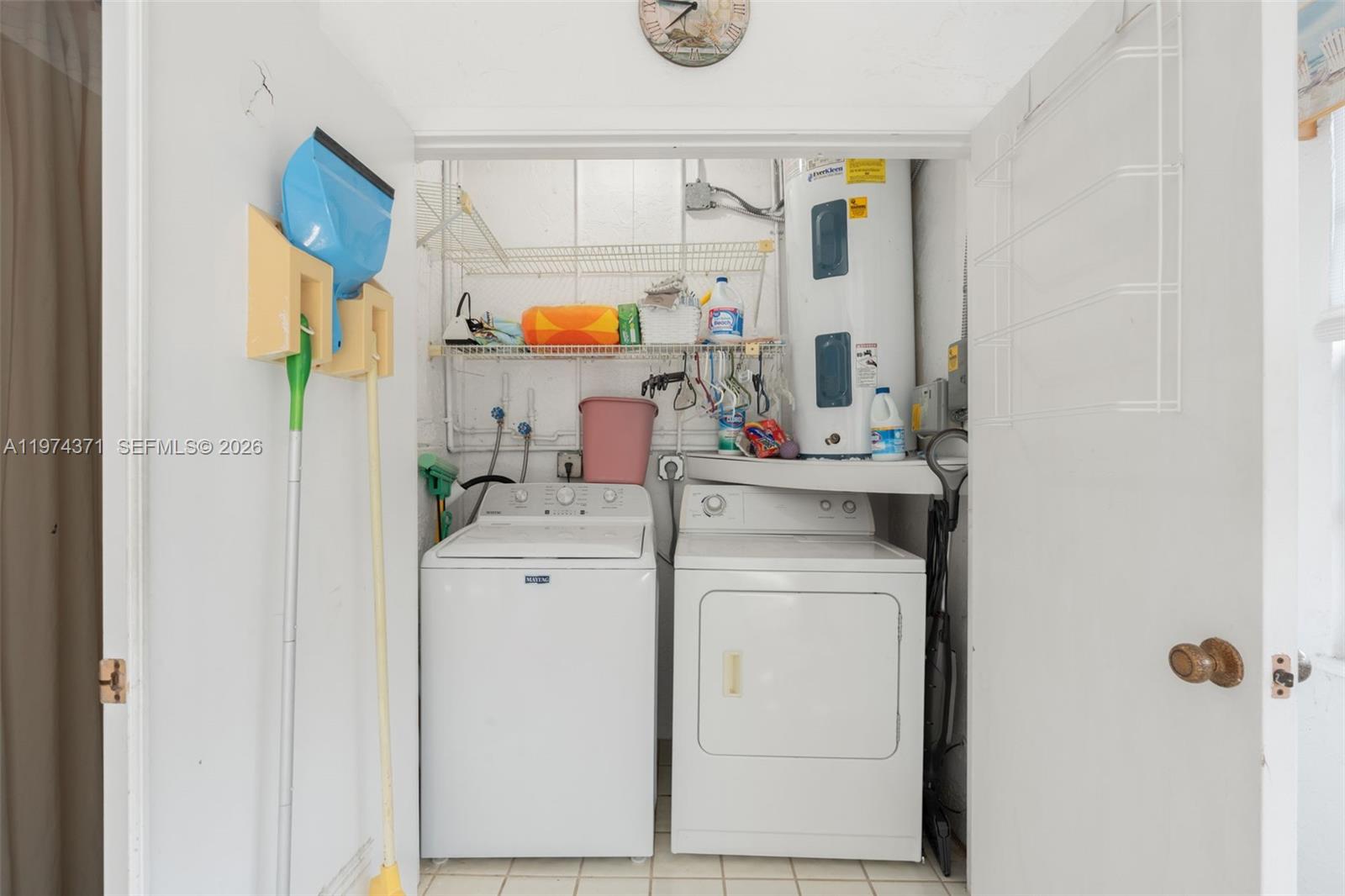 THE LAKES - Residential