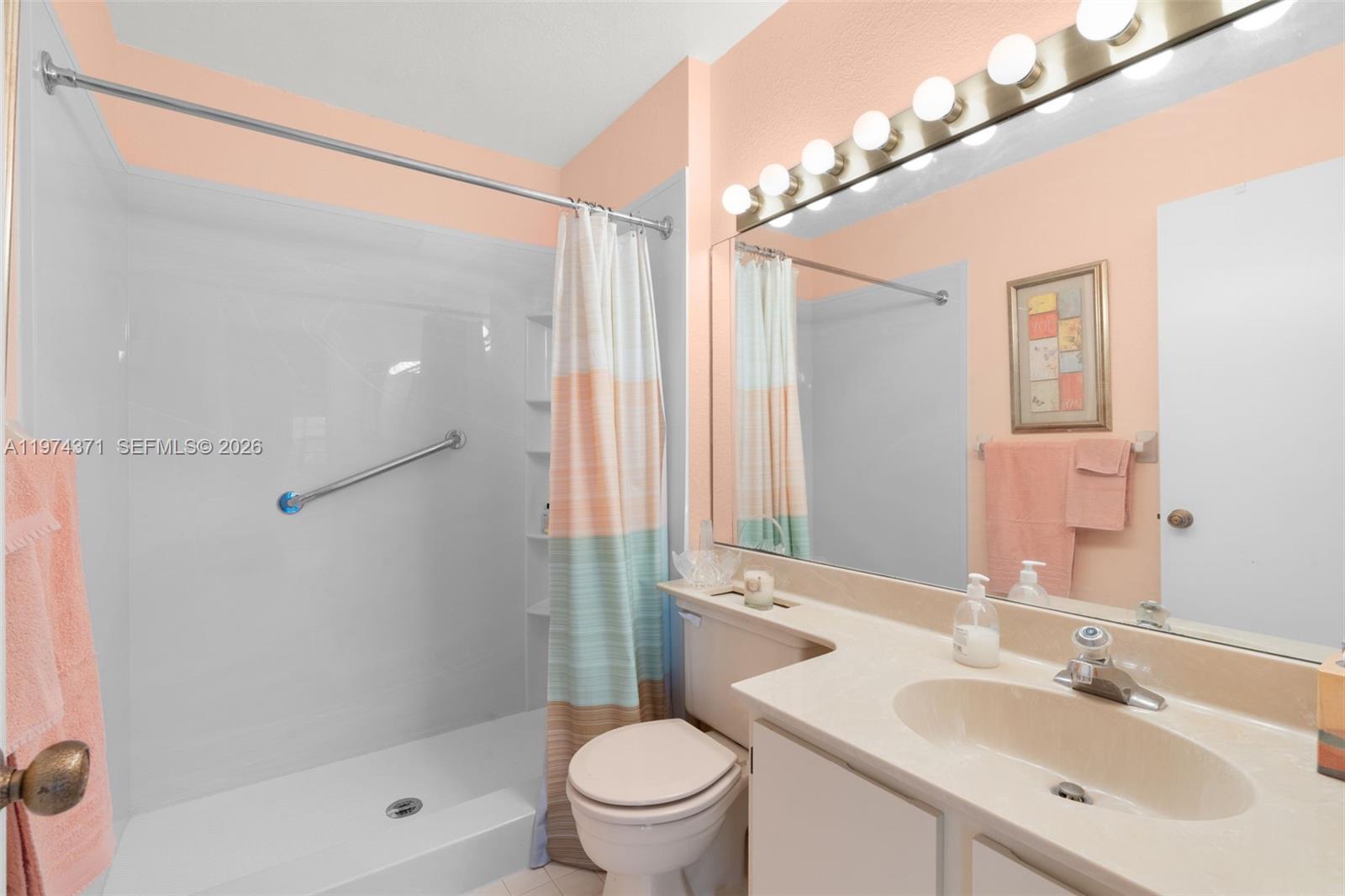 THE LAKES - Residential