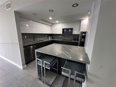 600 Parkview Dr 602 Hallandale Beach FL 33009