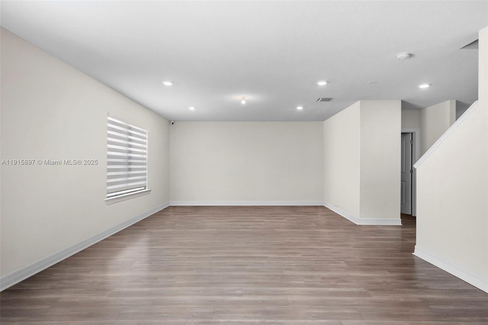 SOMERSET PLAZA - Residential