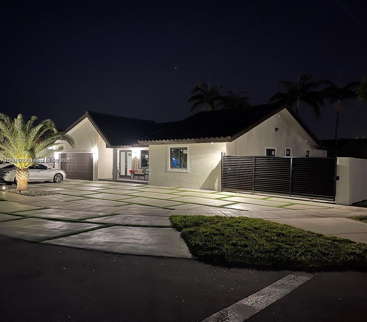 14215 Sw 39th St, Miami, Broward County, Florida - 3 Bedrooms  
2 Bathrooms - 