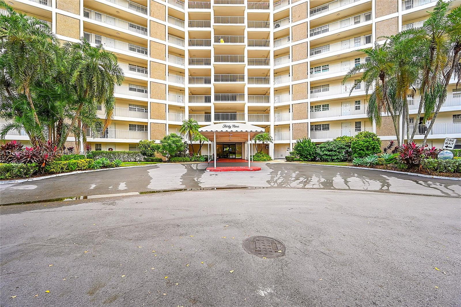 2940 N Course Dr 102, Pompano Beach, Broward County, Florida - 1 Bedrooms  
1 Bathrooms - 