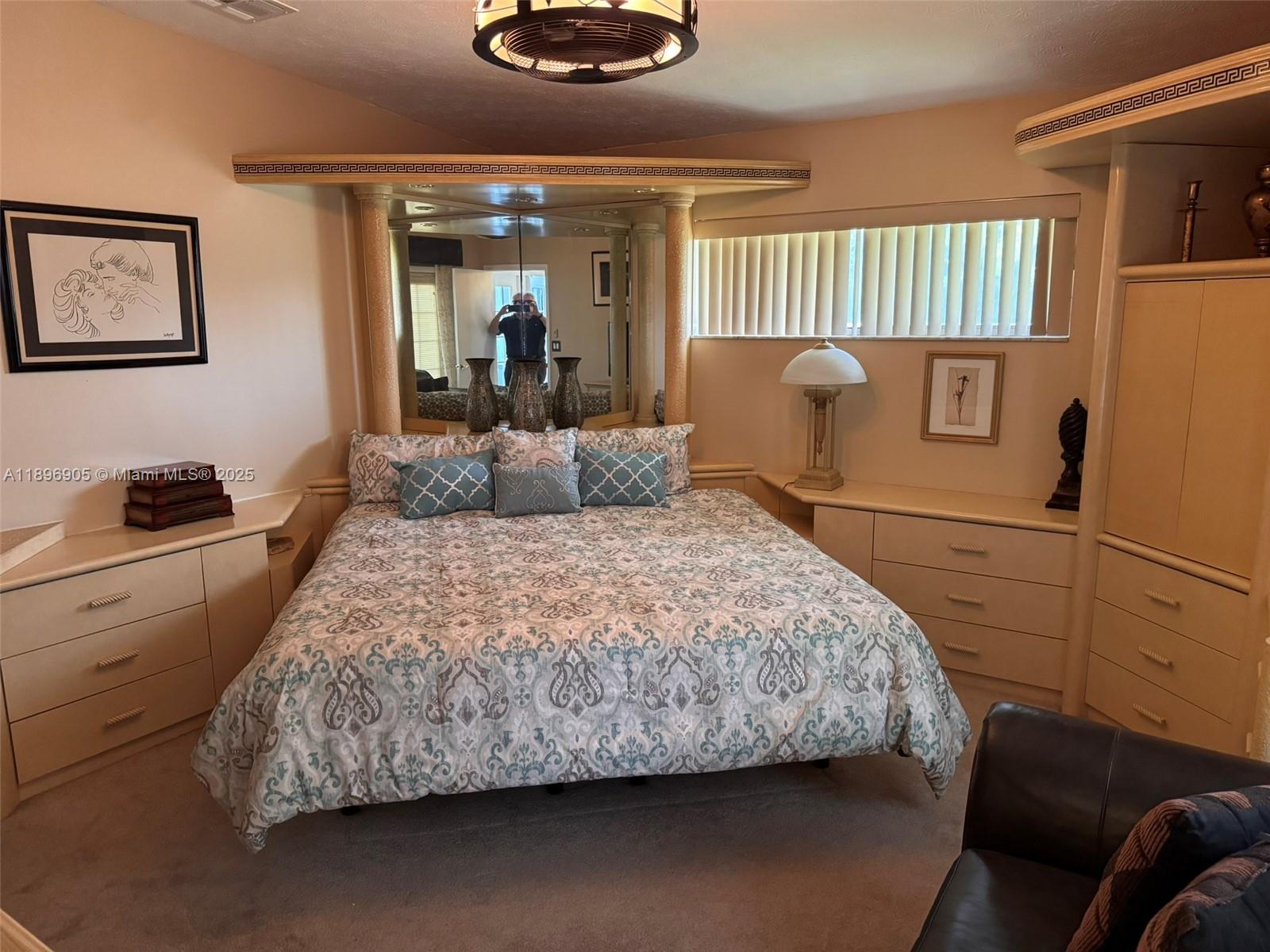 TOWN & COUNTRY ESTATES SE - Residential Lease