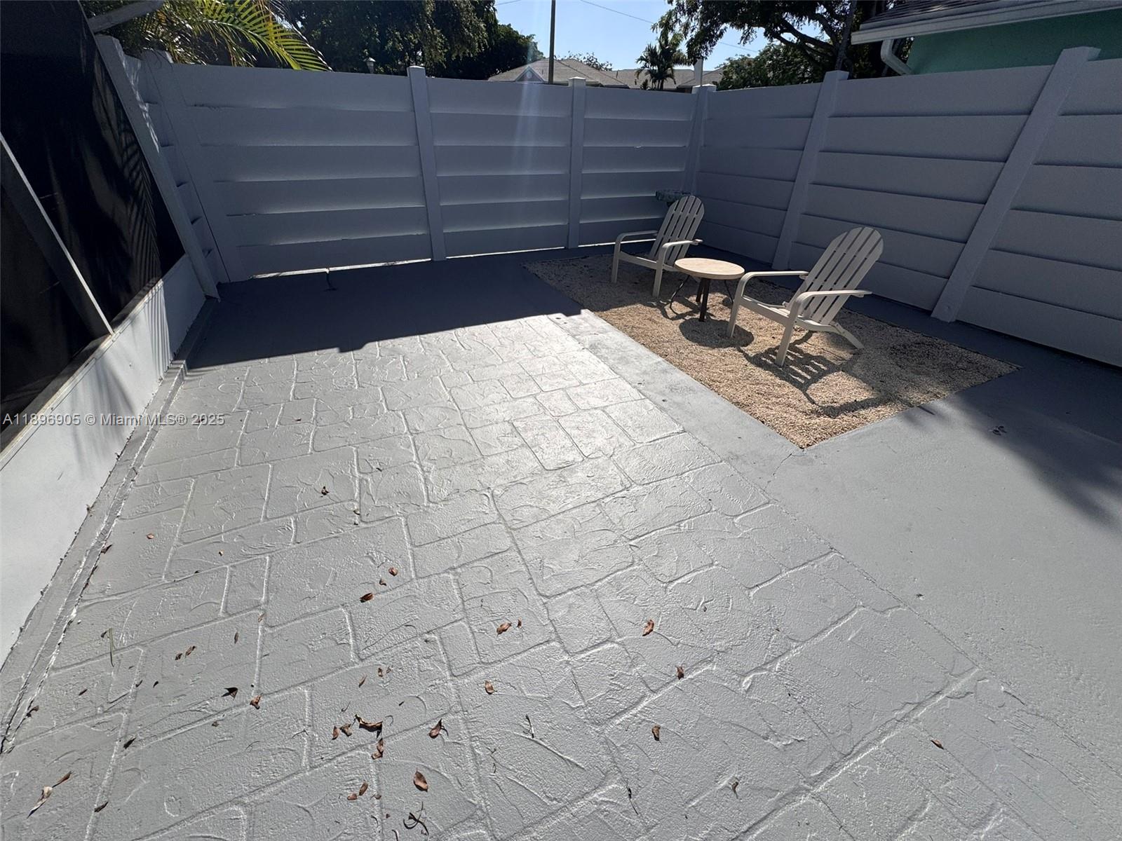 TOWN & COUNTRY ESTATES SE - Residential Lease