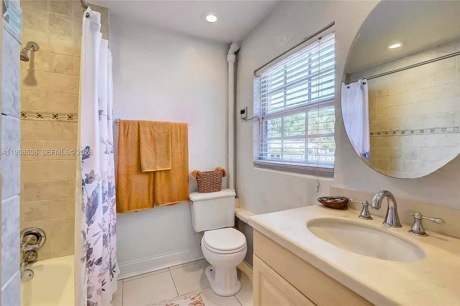 HOLLYWOOD PARK - Residential