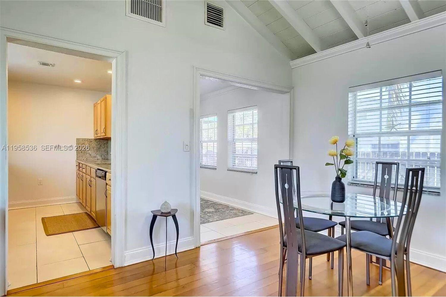 HOLLYWOOD PARK - Residential