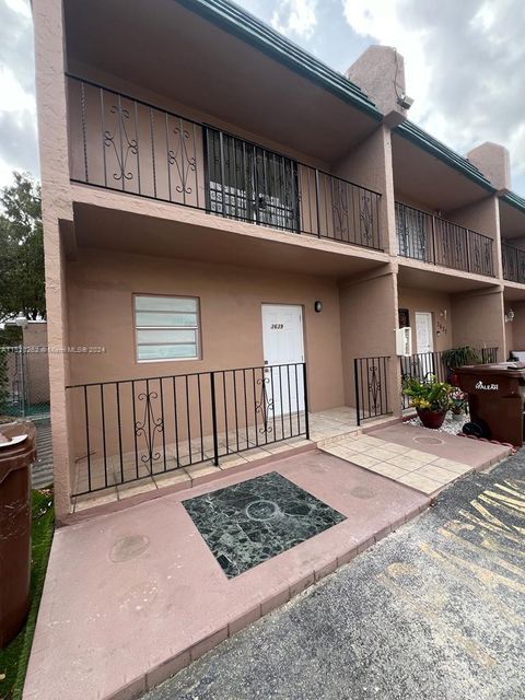 Townhouse in Hialeah FL 3639 11th Ave Ave.jpg