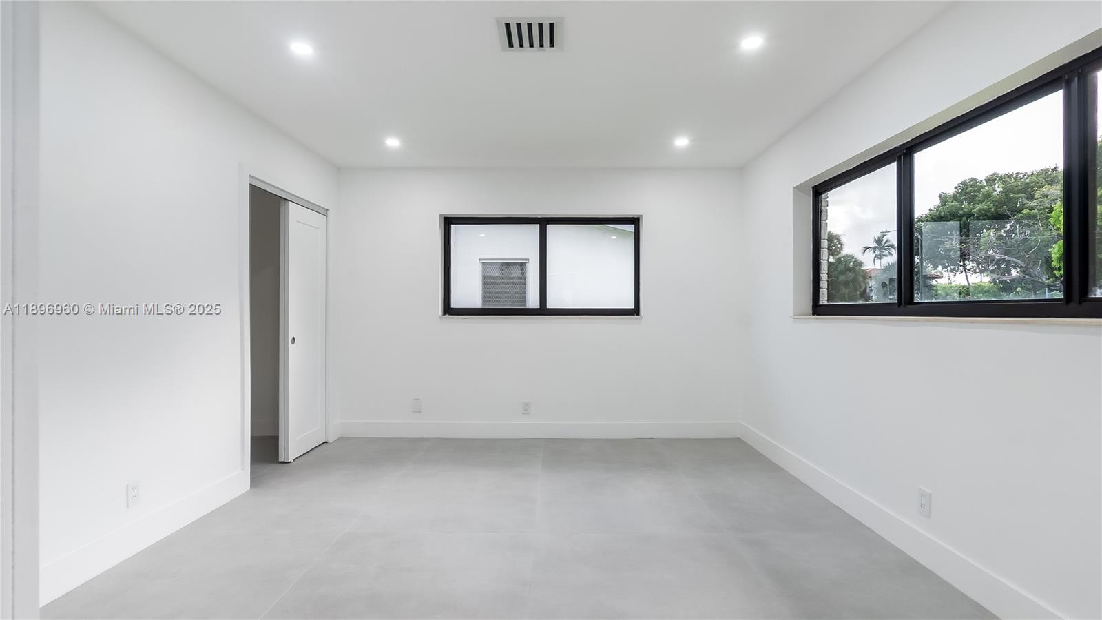 CORAL ESTATES - Residential