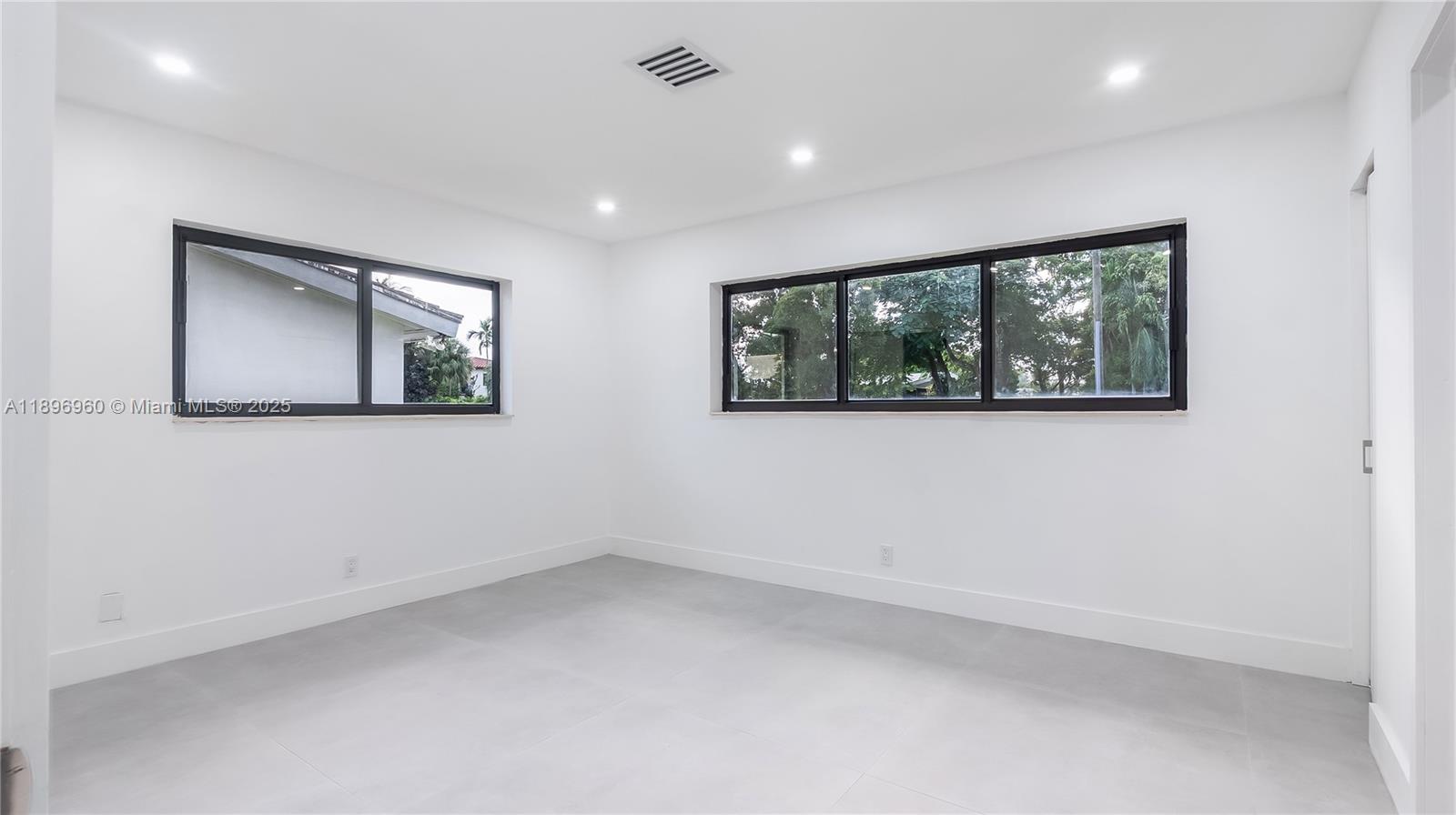 CORAL ESTATES - Residential