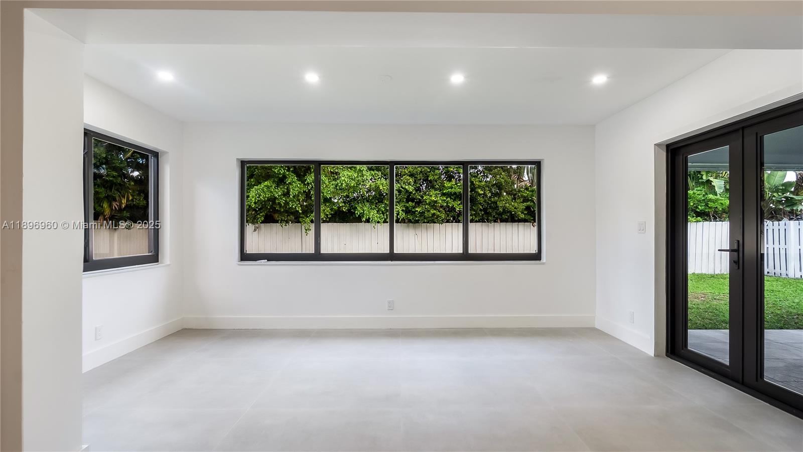 CORAL ESTATES - Residential