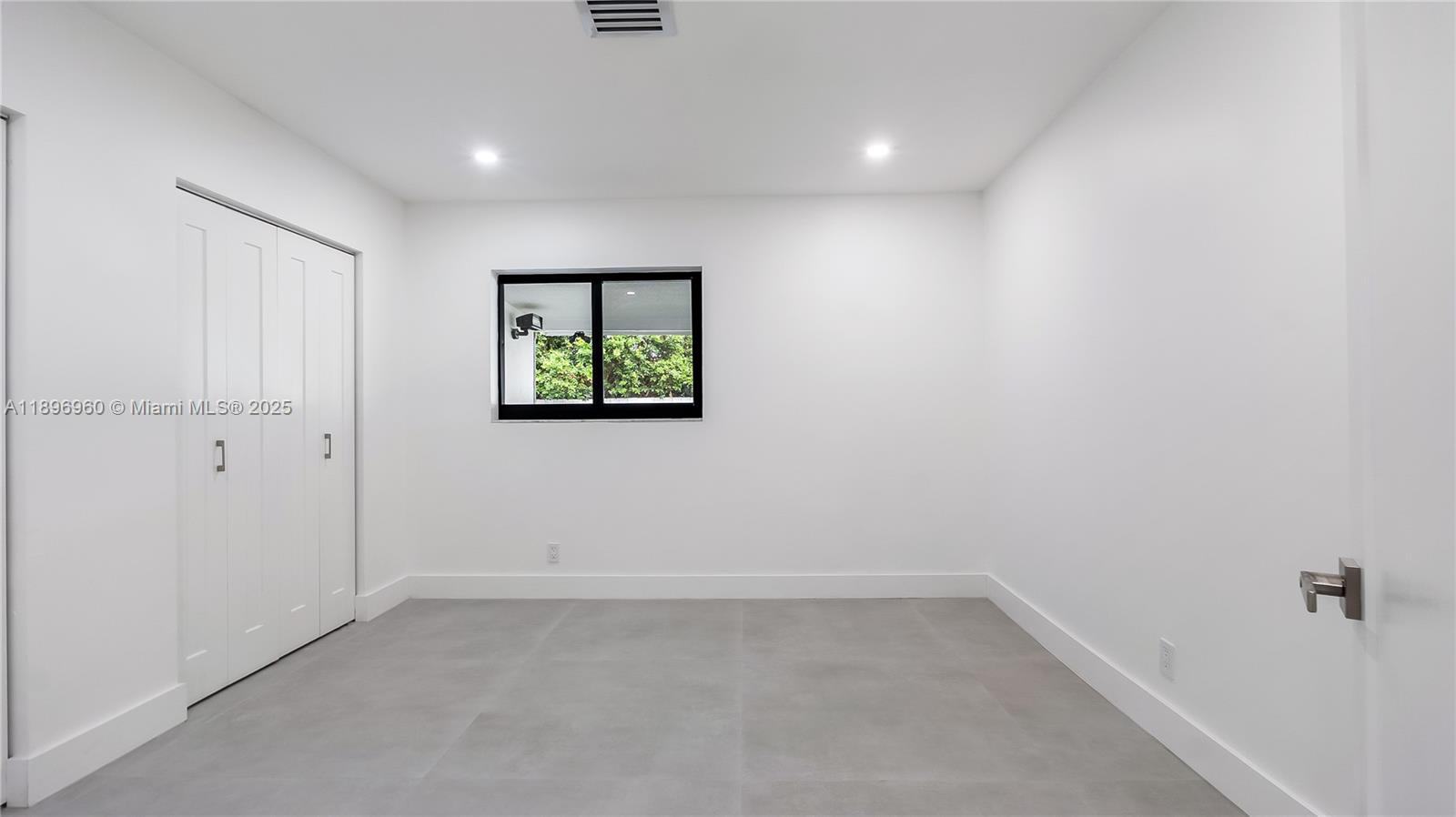 CORAL ESTATES - Residential